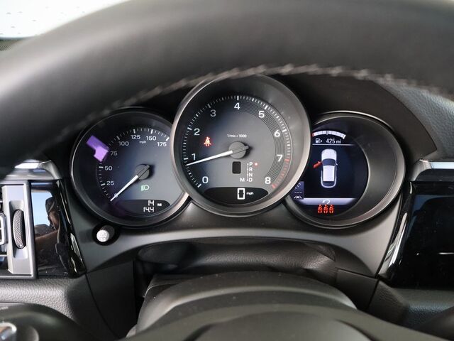 2025 Porsche Macan  Oshkosh WI