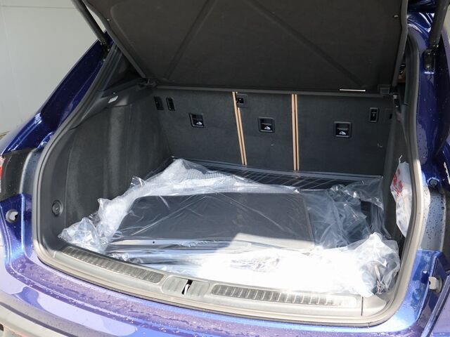 2025 Porsche Macan Oshkosh WI 2025 Porsche Macan Oshkosh WI