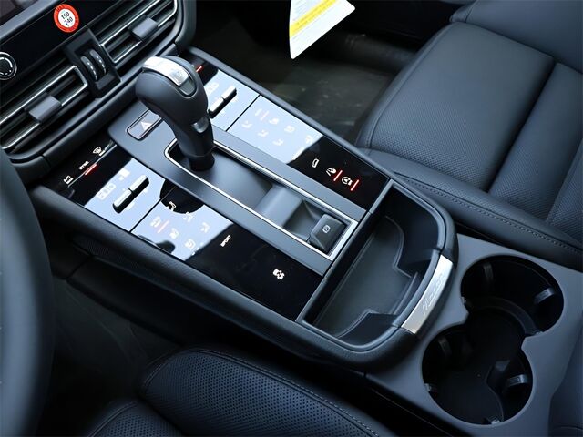 2025 Porsche Macan  Oshkosh WI