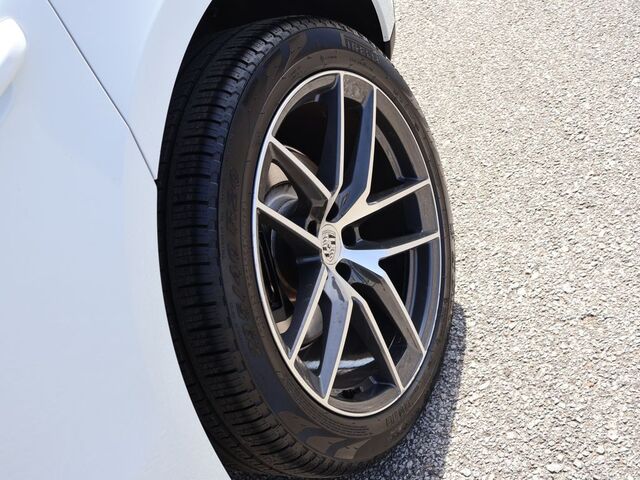 2025 Porsche Macan  Oshkosh WI