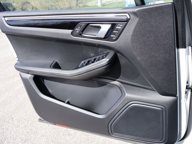 2025 Porsche Macan  Oshkosh WI