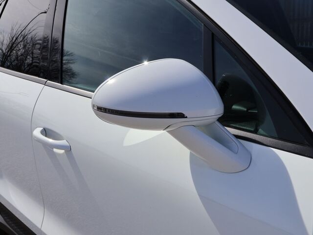 2025 Porsche Macan  Oshkosh WI