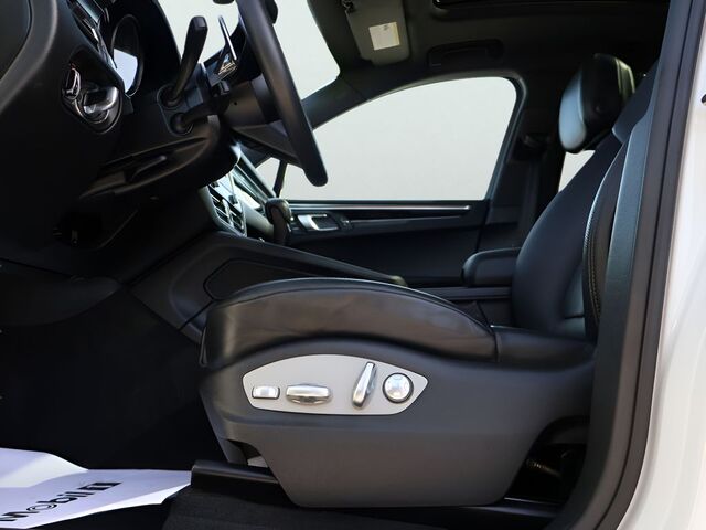 2025 Porsche Macan  Oshkosh WI