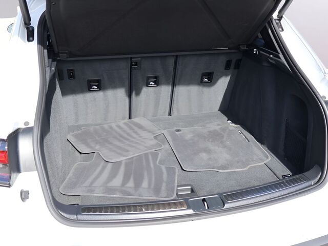 2025 Porsche Macan  Oshkosh WI