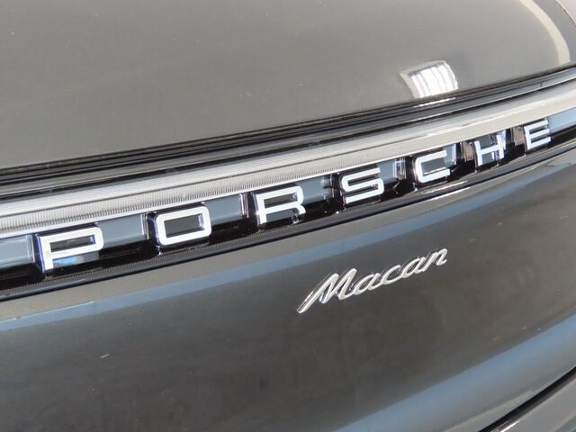 2025 Porsche Macan  Oshkosh WI