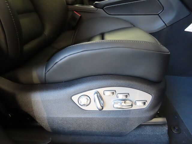 2025 Porsche Macan  Oshkosh WI