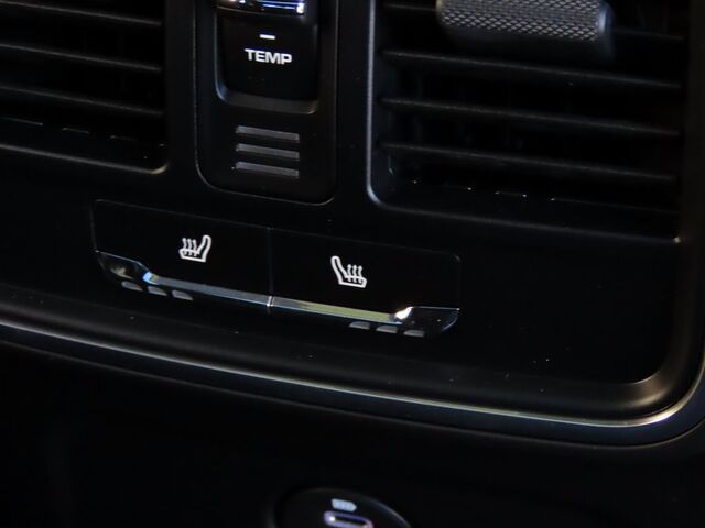 2025 Porsche Macan  Oshkosh WI