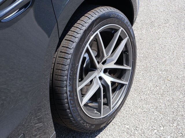 2025 Porsche Macan Oshkosh WI 2025 Porsche Macan Oshkosh WI