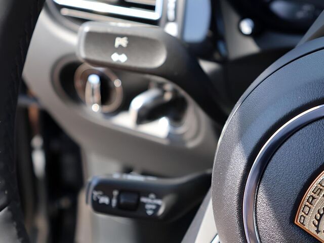 2025 Porsche Macan Oshkosh WI 2025 Porsche Macan Oshkosh WI