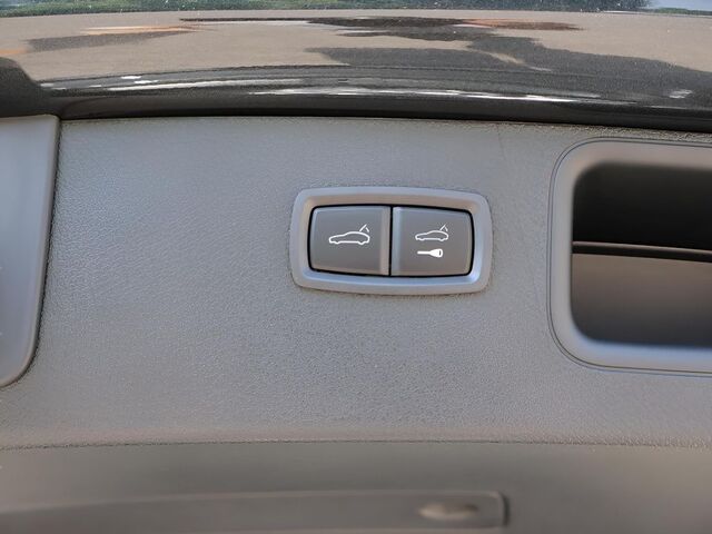 2025 Porsche Macan Oshkosh WI 2025 Porsche Macan Oshkosh WI