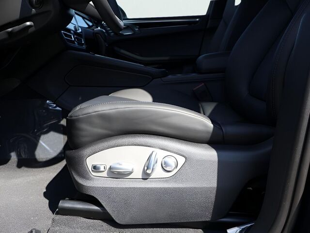 2025 Porsche Macan Oshkosh WI 2025 Porsche Macan Oshkosh WI