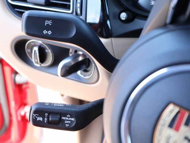 2025 Porsche Macan  Oshkosh WI