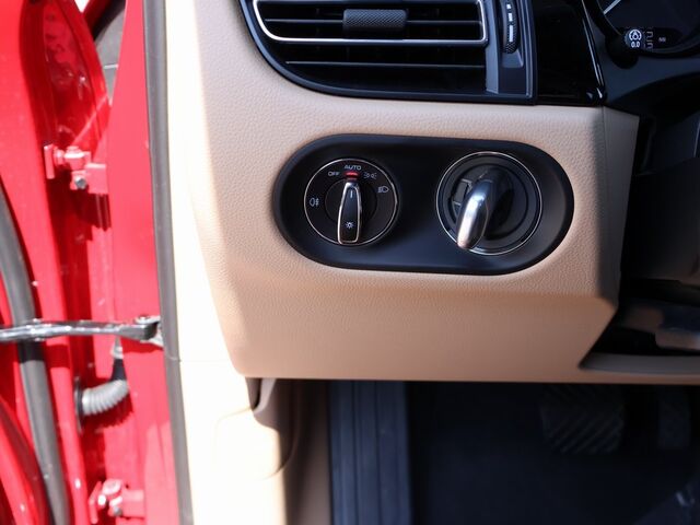 2025 Porsche Macan  Oshkosh WI