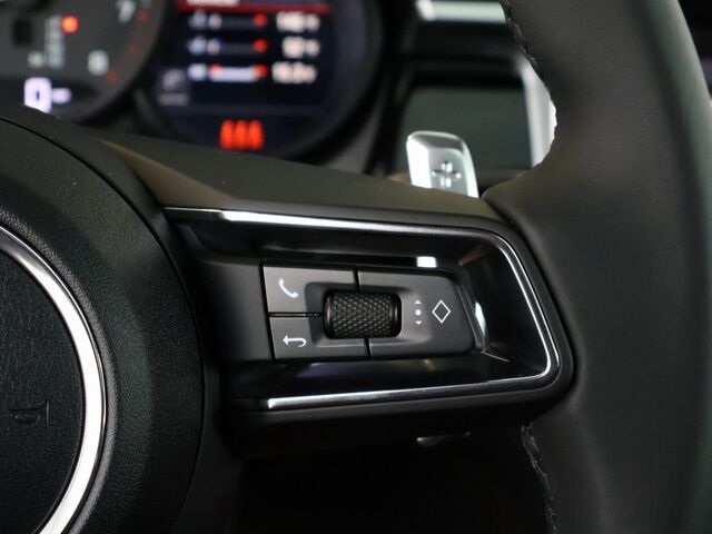 2025 Porsche Macan  Oshkosh WI