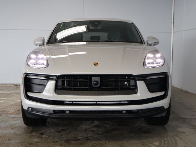 2025 Porsche Macan  Oshkosh WI