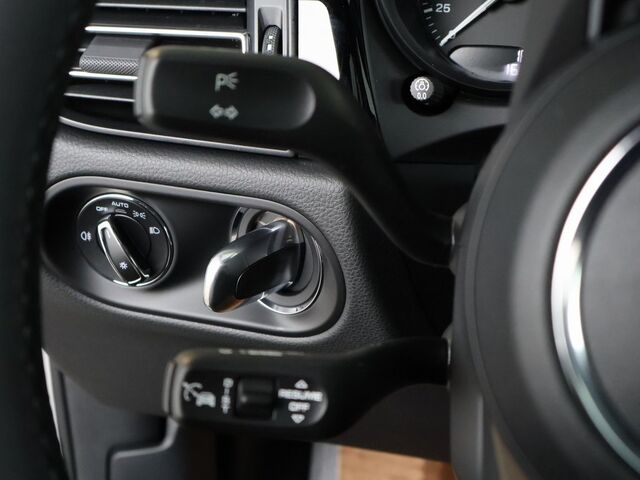 2025 Porsche Macan  Oshkosh WI