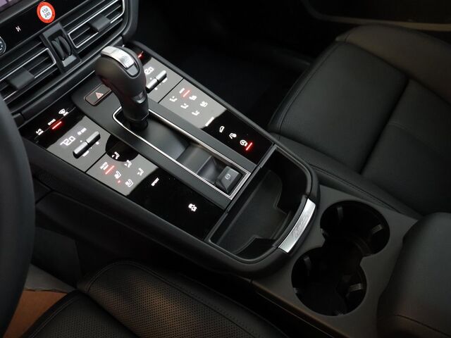 2025 Porsche Macan  Oshkosh WI