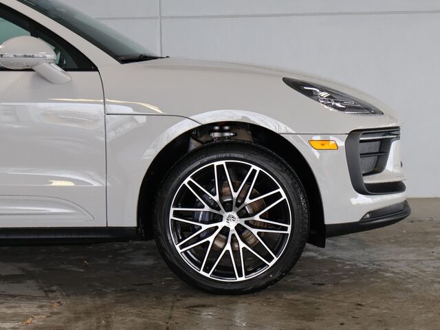 2025 Porsche Macan  Oshkosh WI