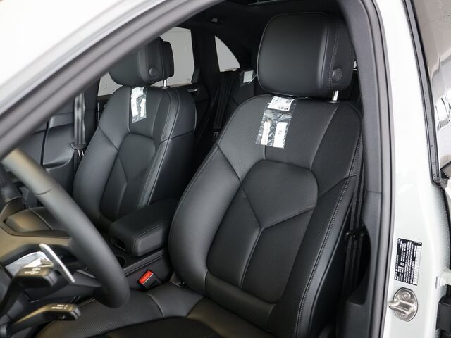 2025 Porsche Macan  Oshkosh WI