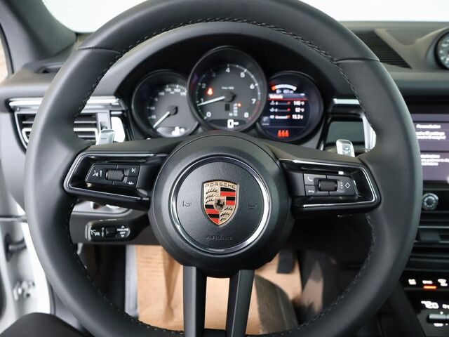 2025 Porsche Macan  Oshkosh WI