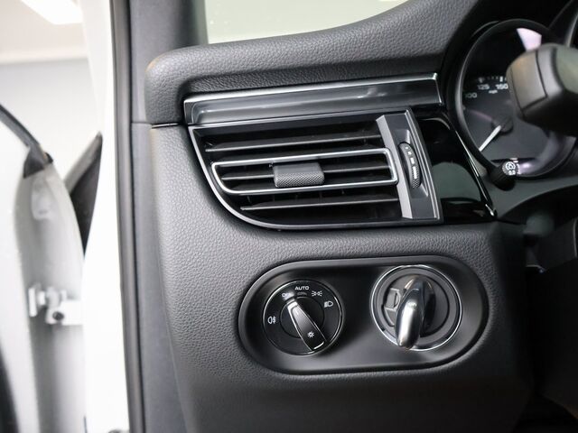 2025 Porsche Macan  Oshkosh WI