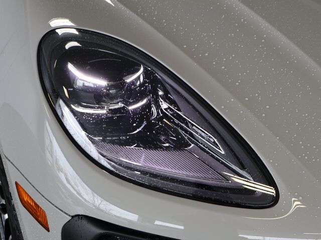 2025 Porsche Macan  Oshkosh WI