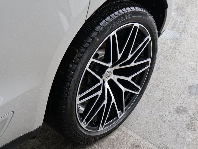 2025 Porsche Macan  Oshkosh WI