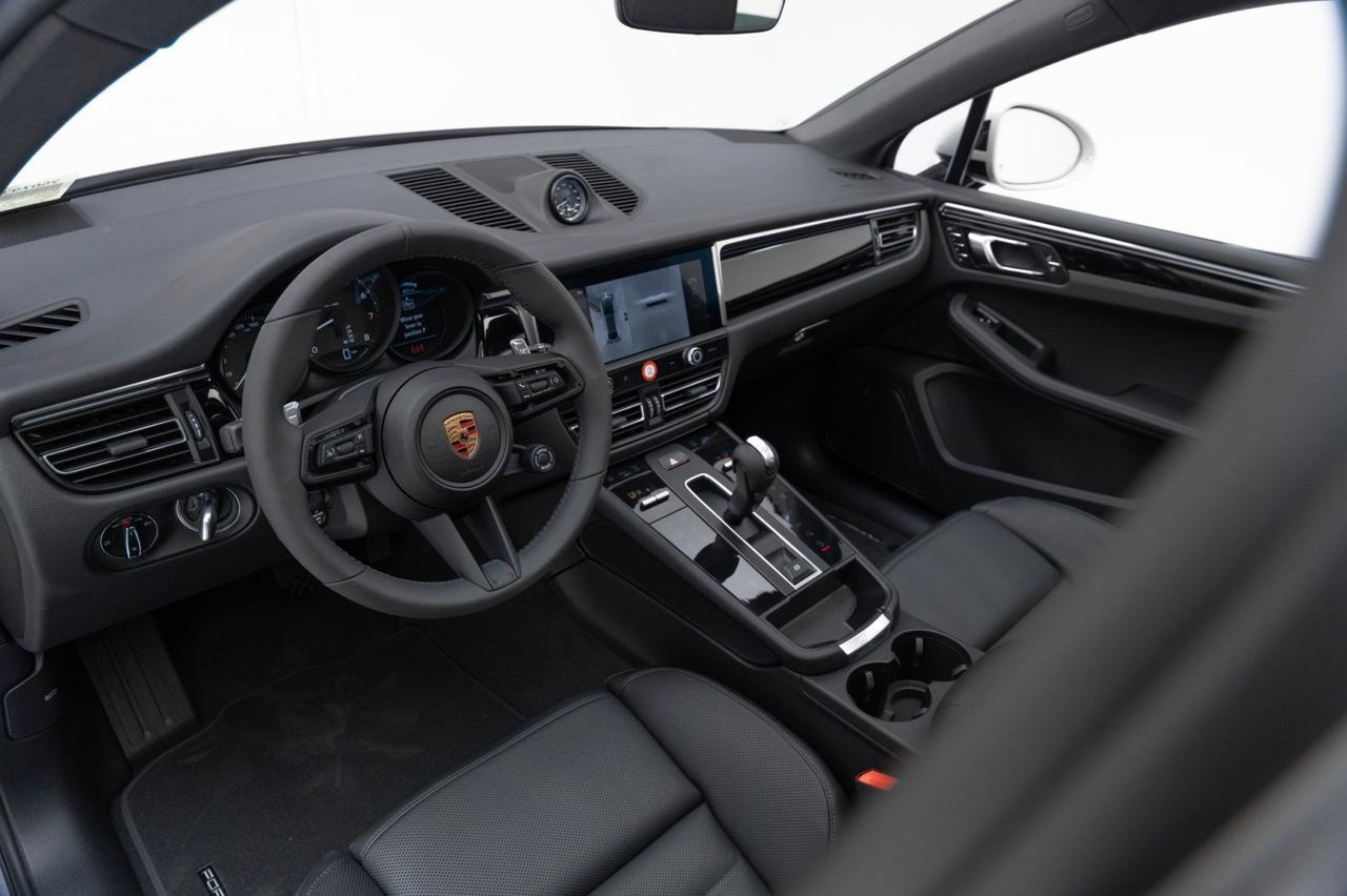 2025 Porsche Macan Pompano Beach FL