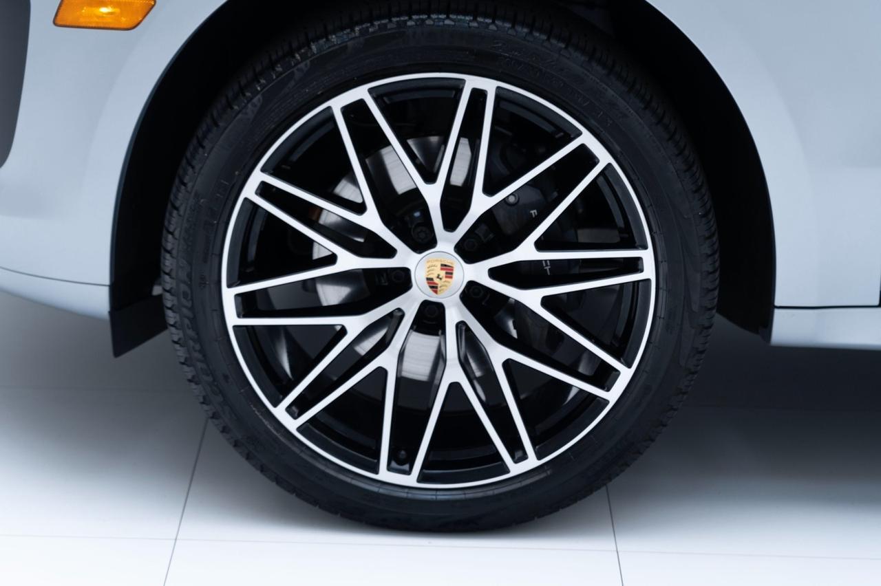 2025 Porsche Macan Pompano Beach FL
