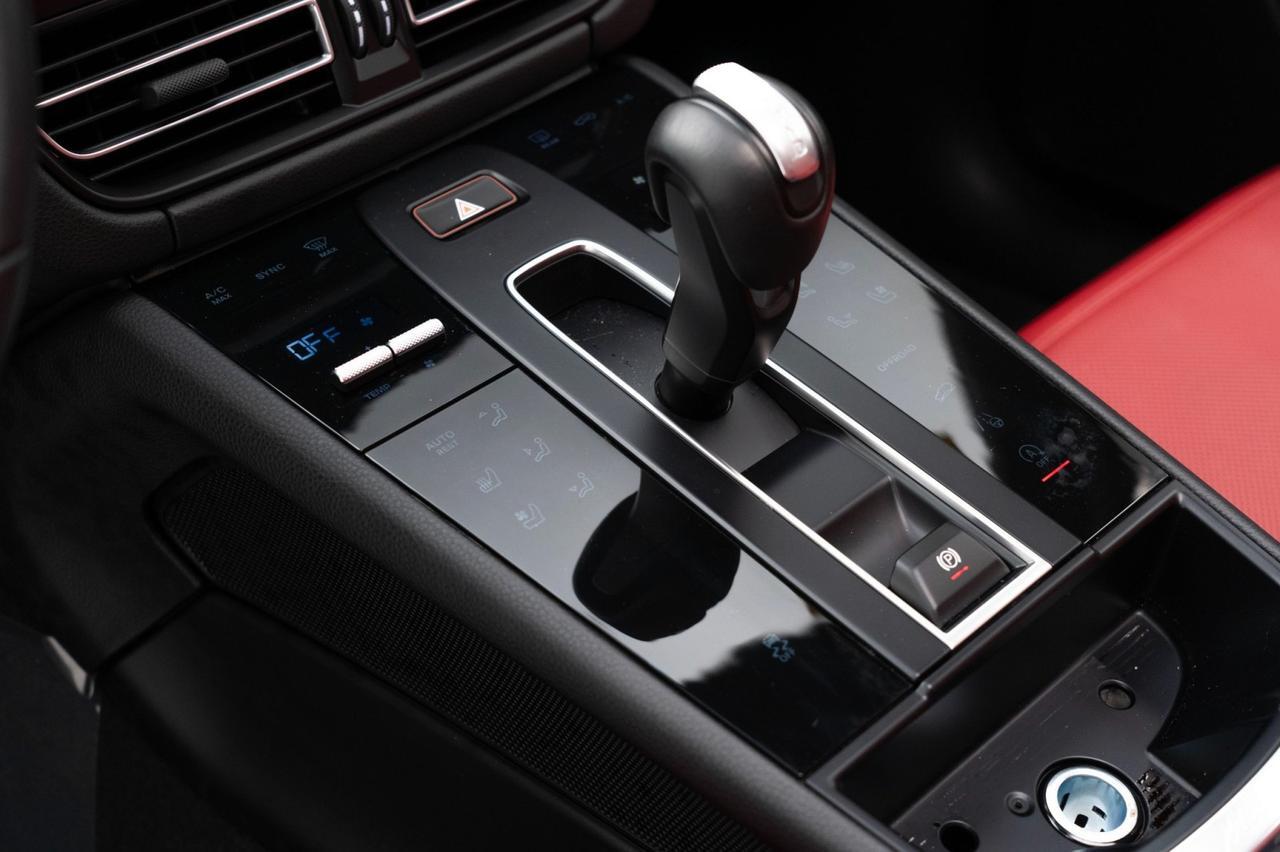2025 Porsche Macan Pompano Beach FL