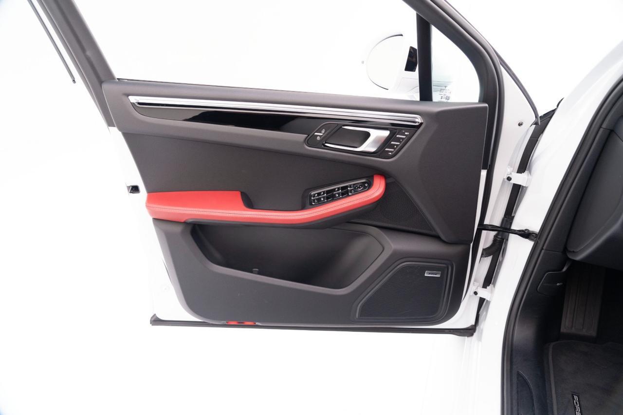 2025 Porsche Macan Pompano Beach FL