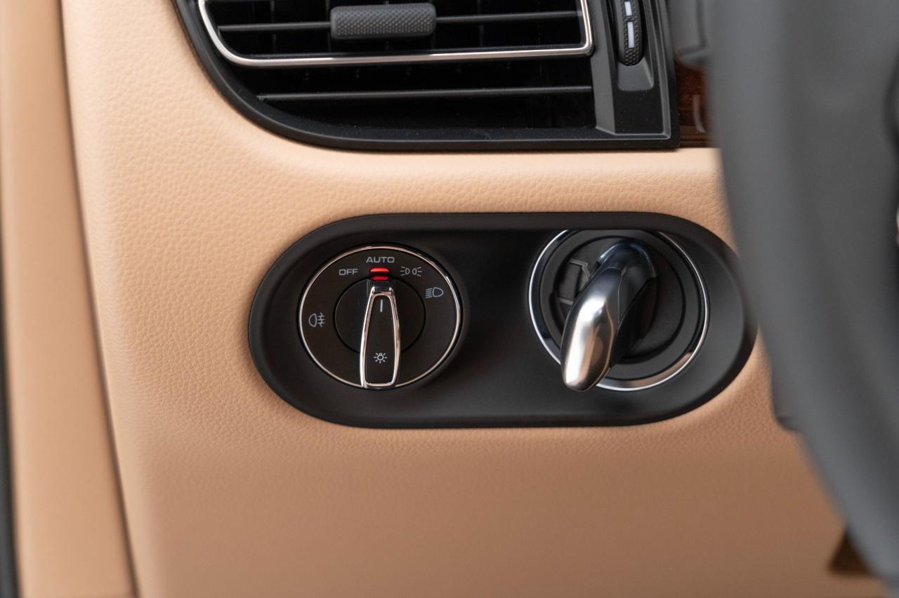 2025 Porsche Macan Pompano Beach FL