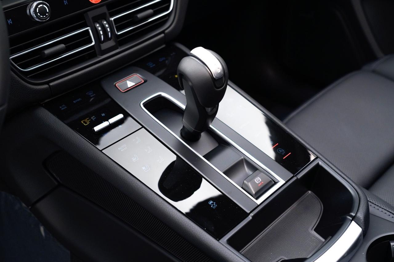 2025 Porsche Macan Pompano Beach FL