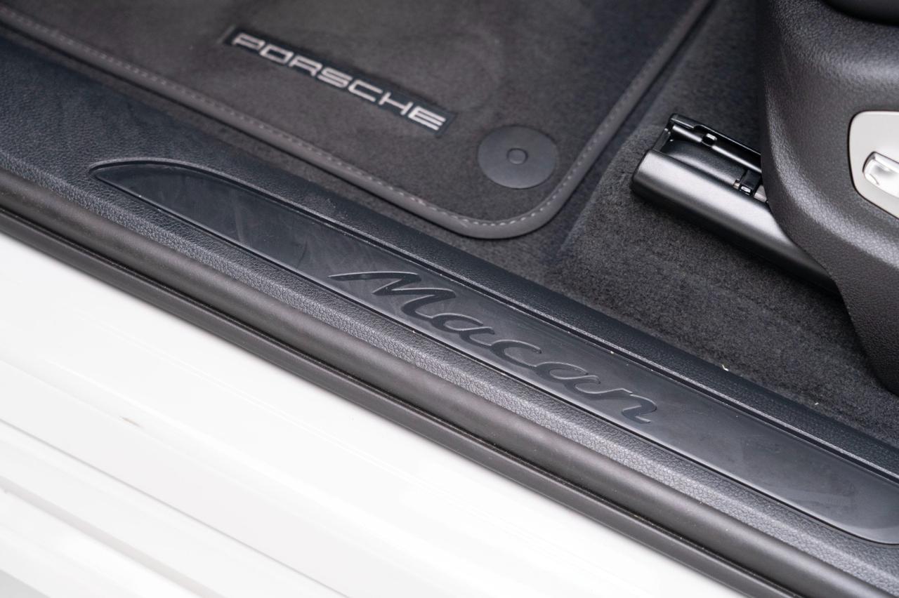 2025 Porsche Macan Pompano Beach FL