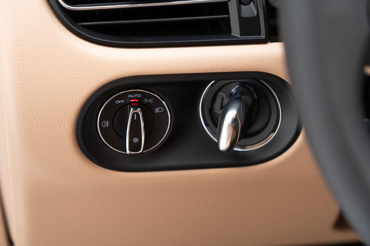 2025 Porsche Macan Pompano Beach FL