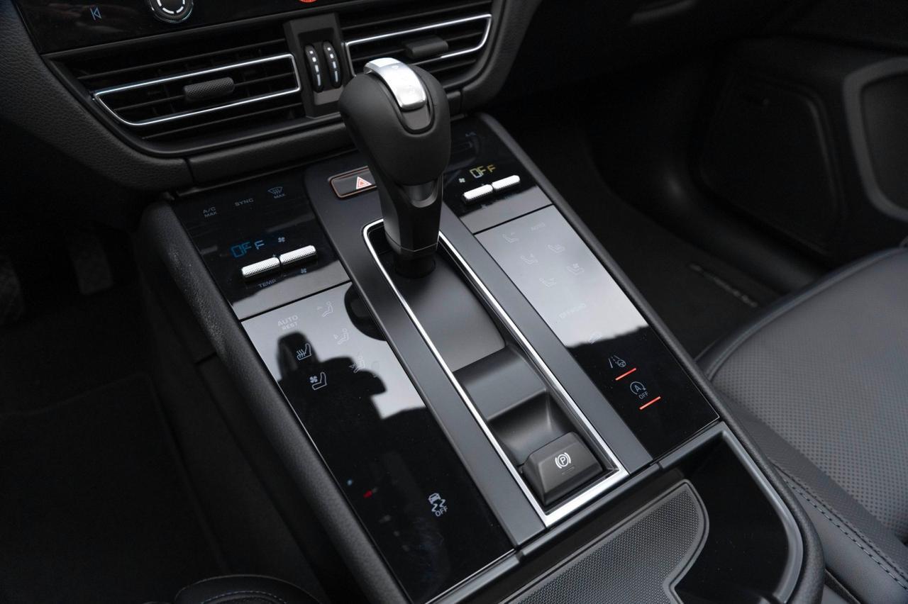 2025 Porsche Macan Pompano Beach FL