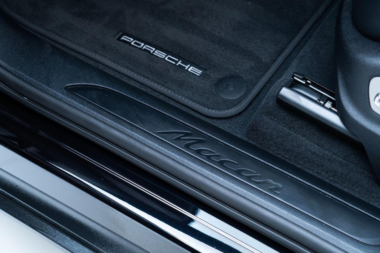 2025 Porsche Macan Pompano Beach FL
