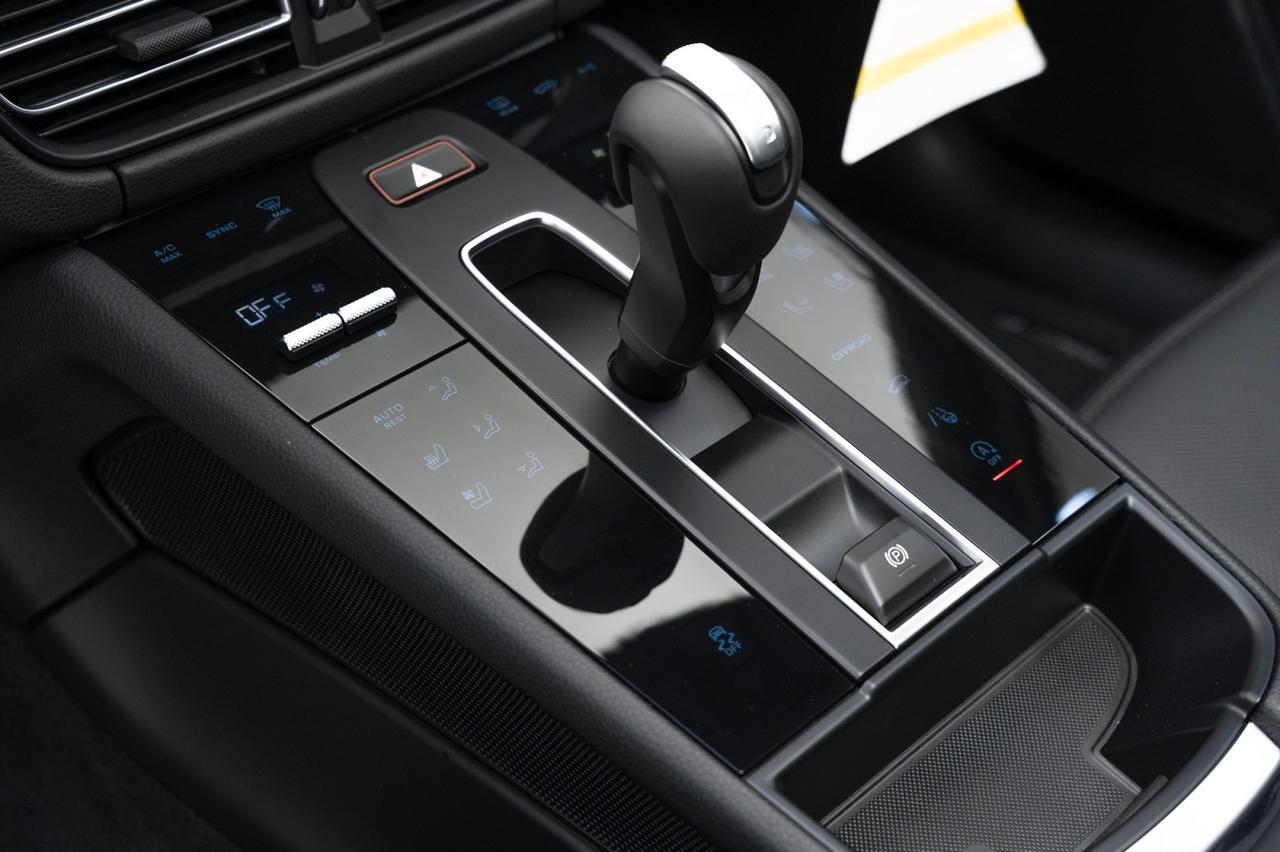 2025 Porsche Macan Pompano Beach FL