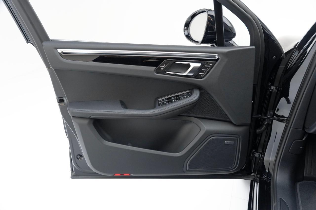 2025 Porsche Macan Pompano Beach FL