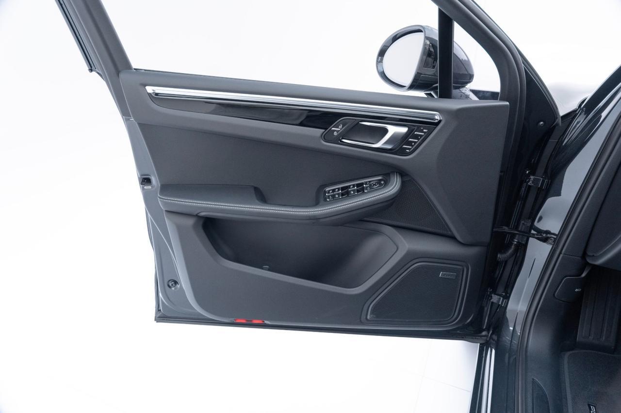 2025 Porsche Macan Pompano Beach FL