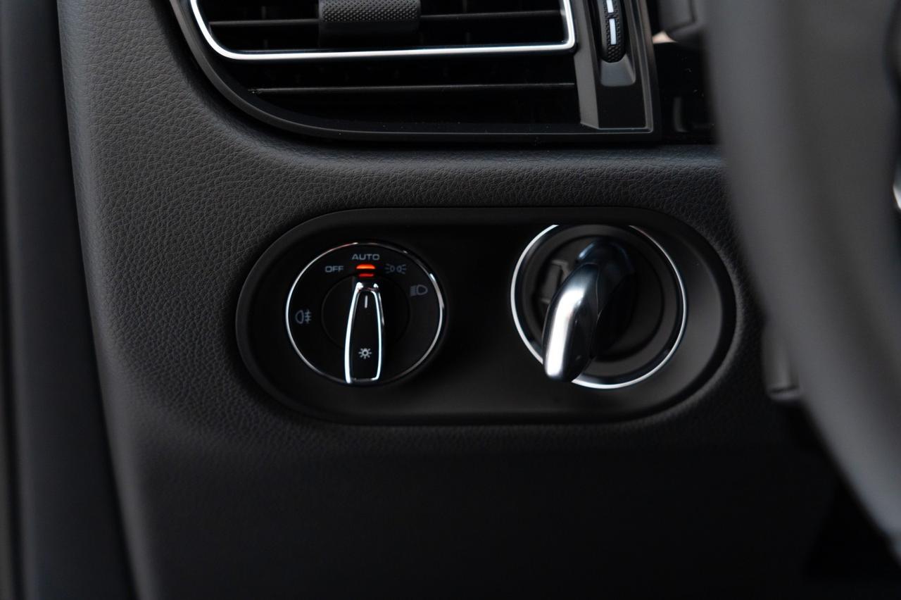 2025 Porsche Macan Pompano Beach FL