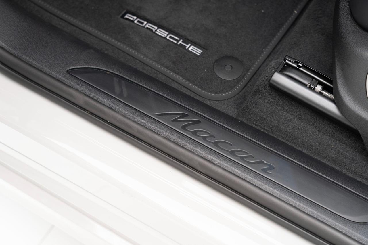 2025 Porsche Macan Pompano Beach FL