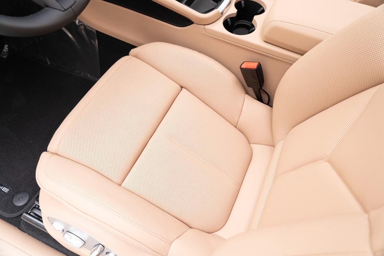 2025 Porsche Macan Pompano Beach FL