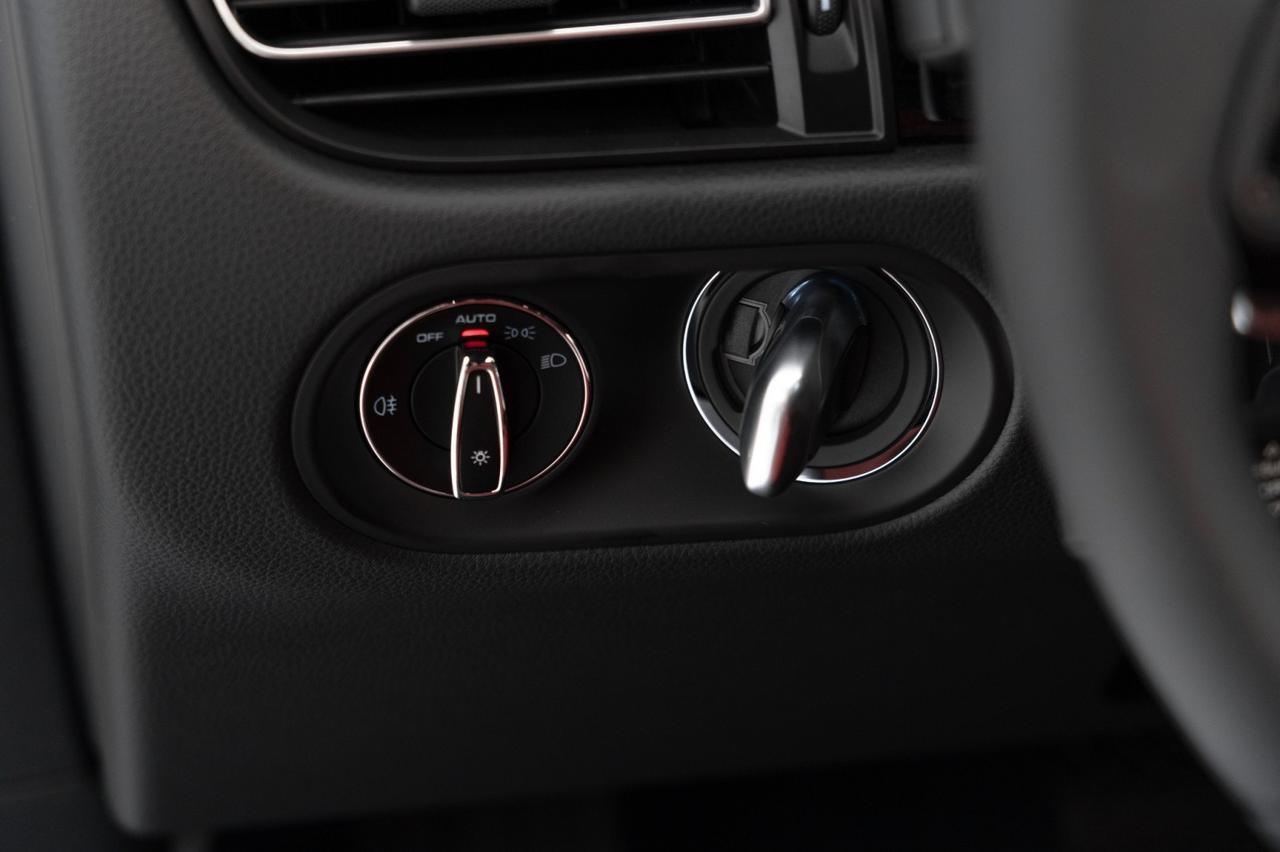 2025 Porsche Macan Pompano Beach FL