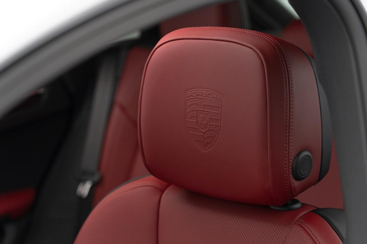 2025 Porsche Macan Pompano Beach FL