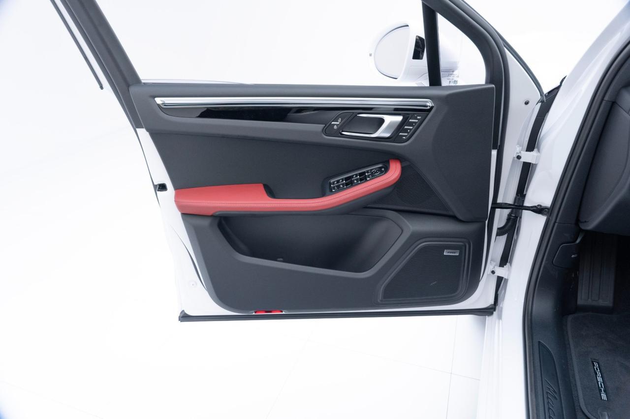 2025 Porsche Macan Pompano Beach FL