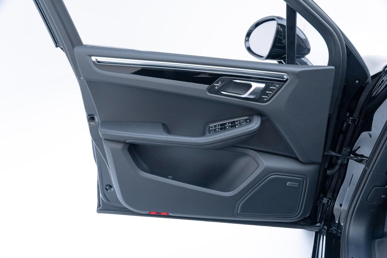 2025 Porsche Macan Pompano Beach FL