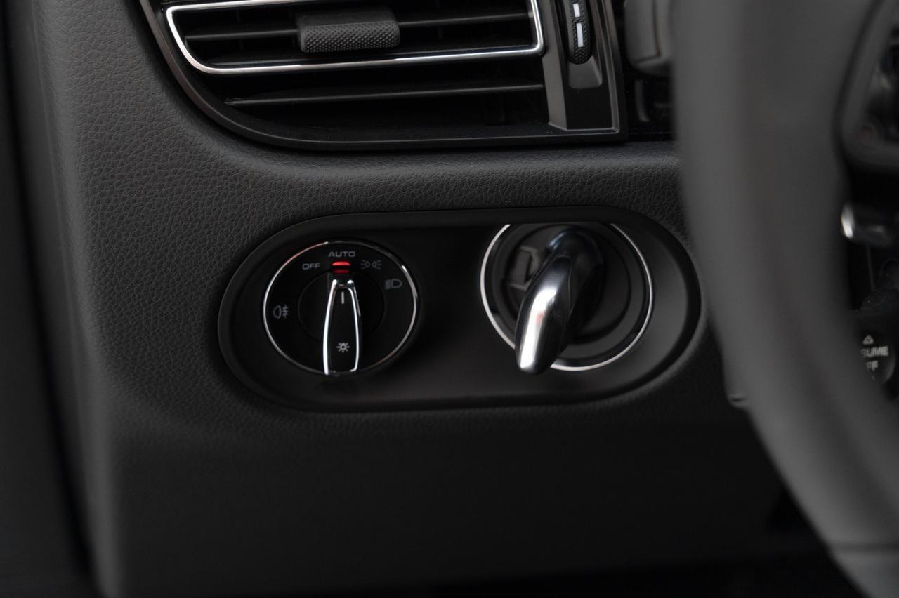 2025 Porsche Macan Pompano Beach FL