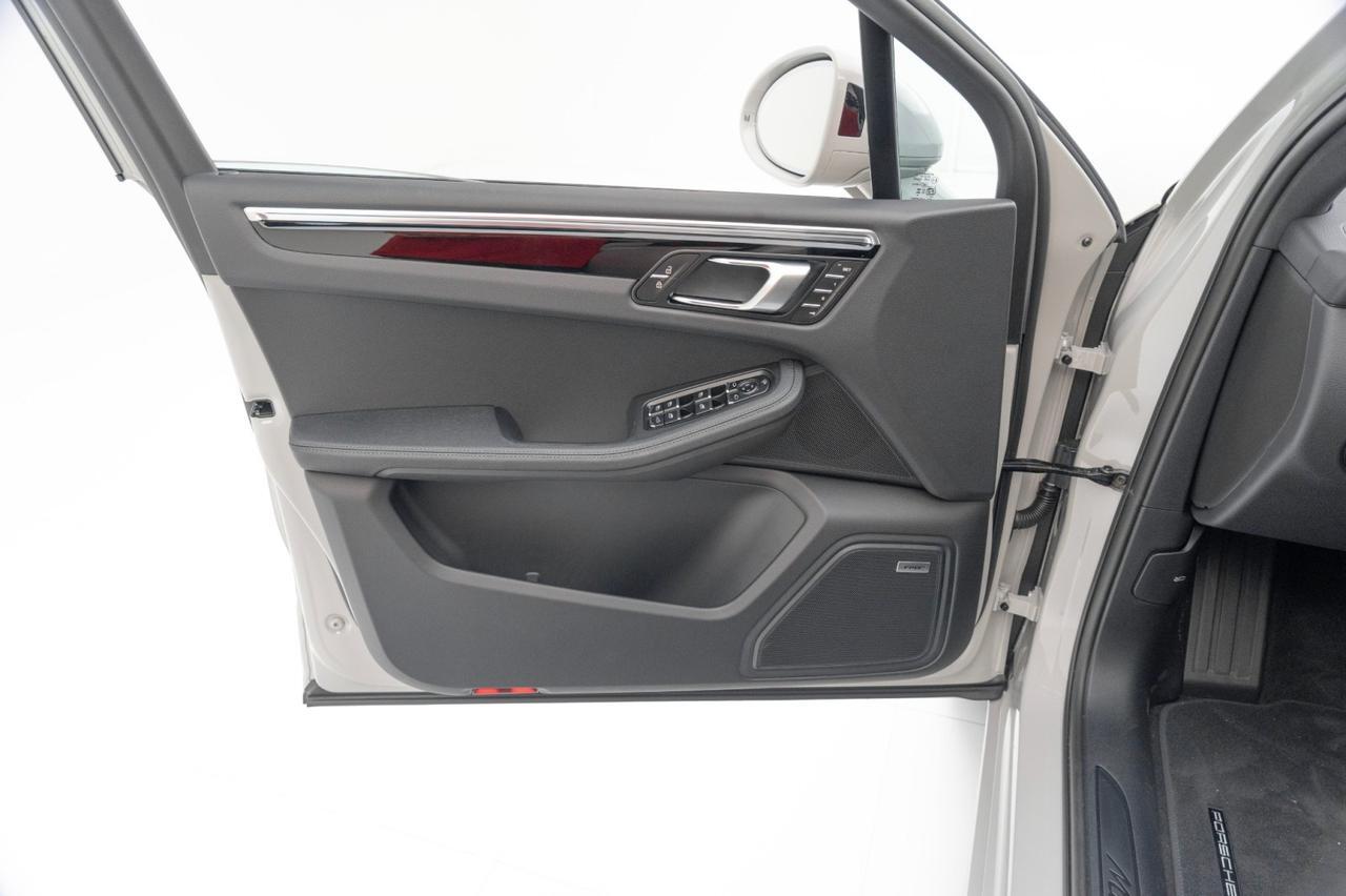 2025 Porsche Macan Pompano Beach FL