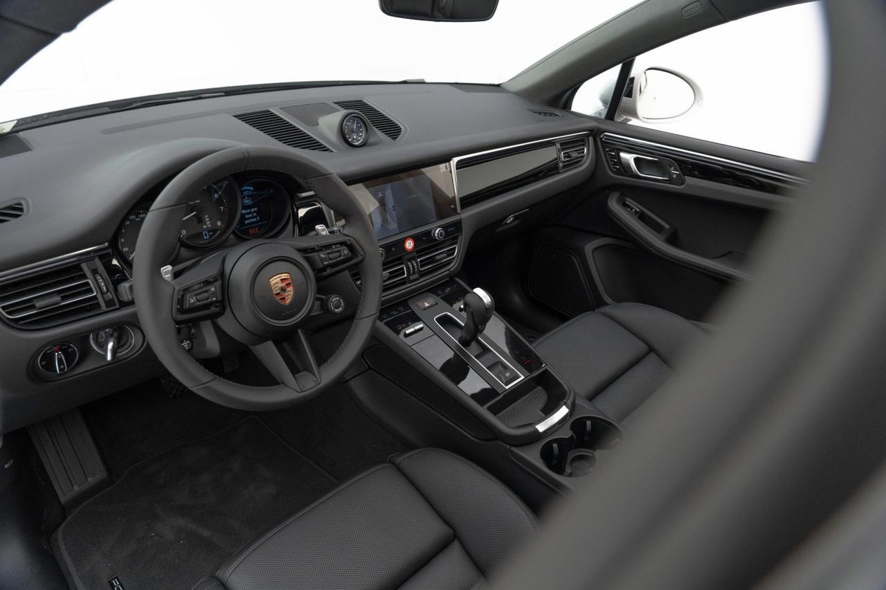 2025 Porsche Macan Pompano Beach FL